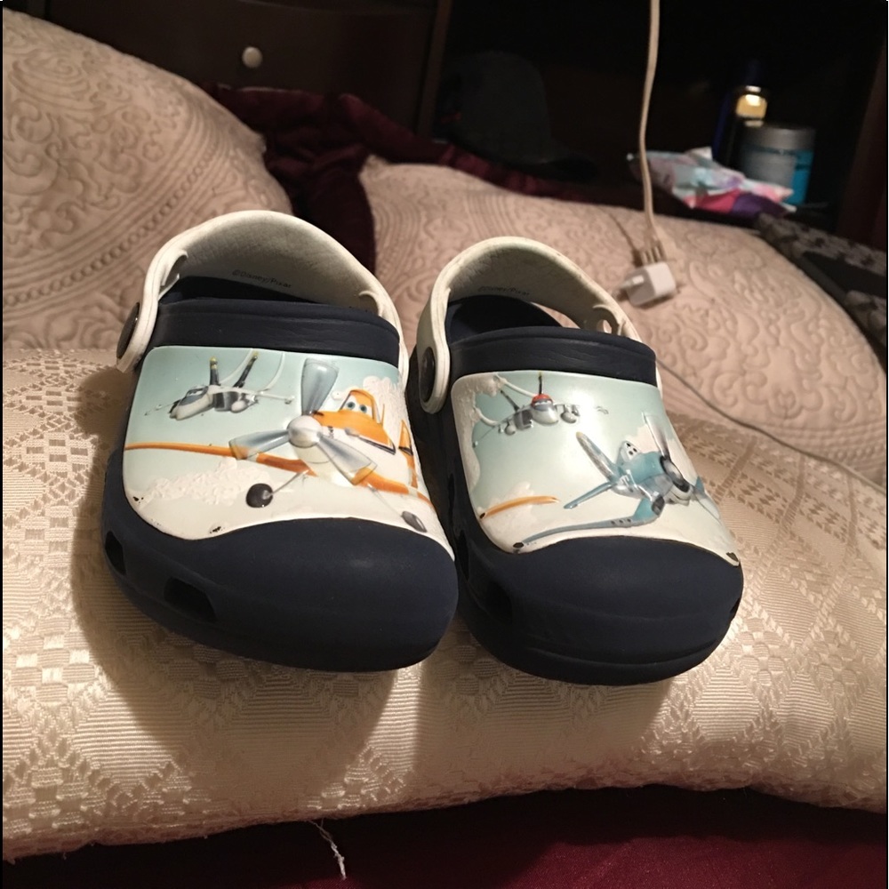 planes ✈️ Crocs shoes